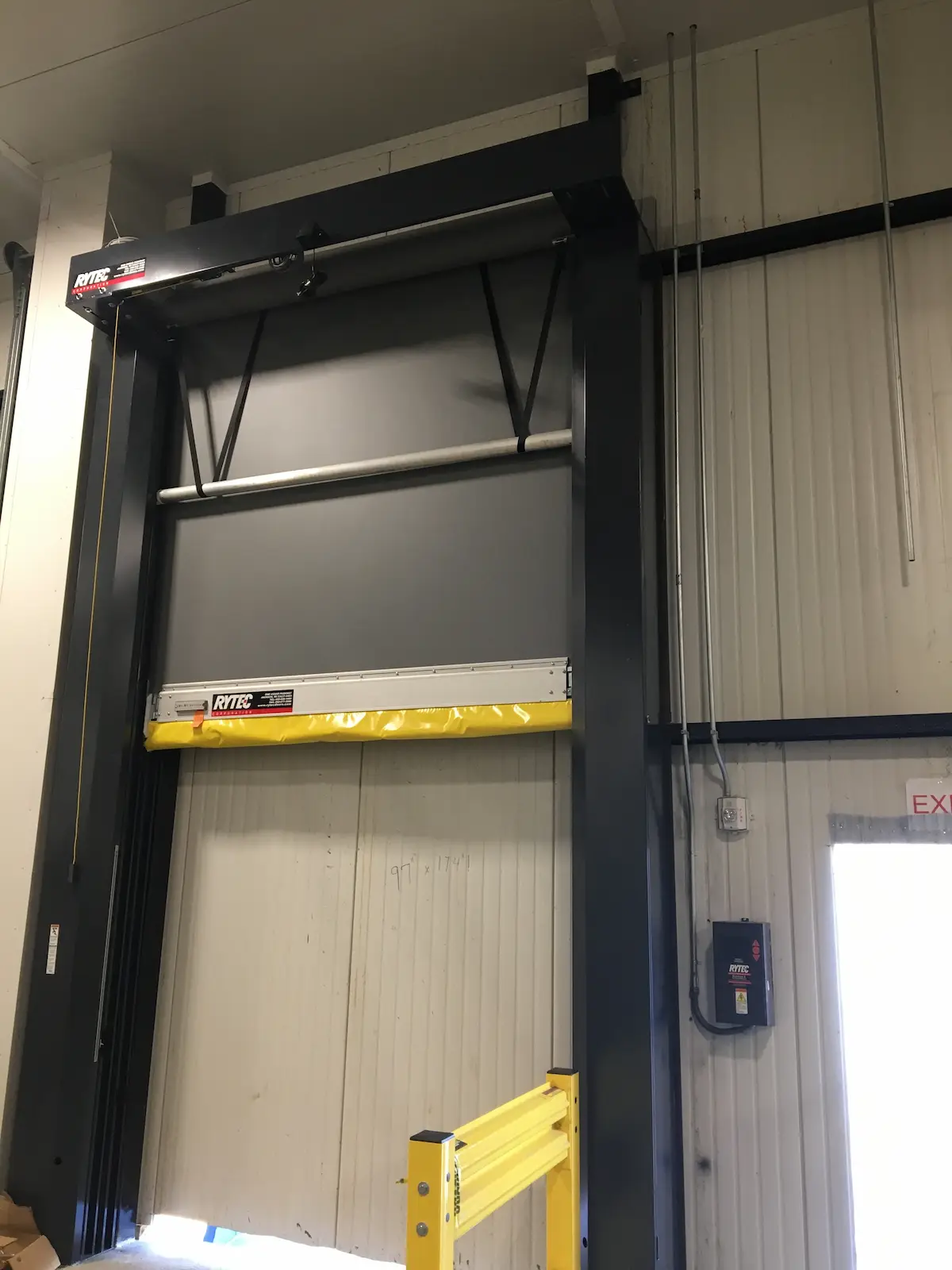 8f5b650e-5bdf-47fc-9167-99918ea07b47