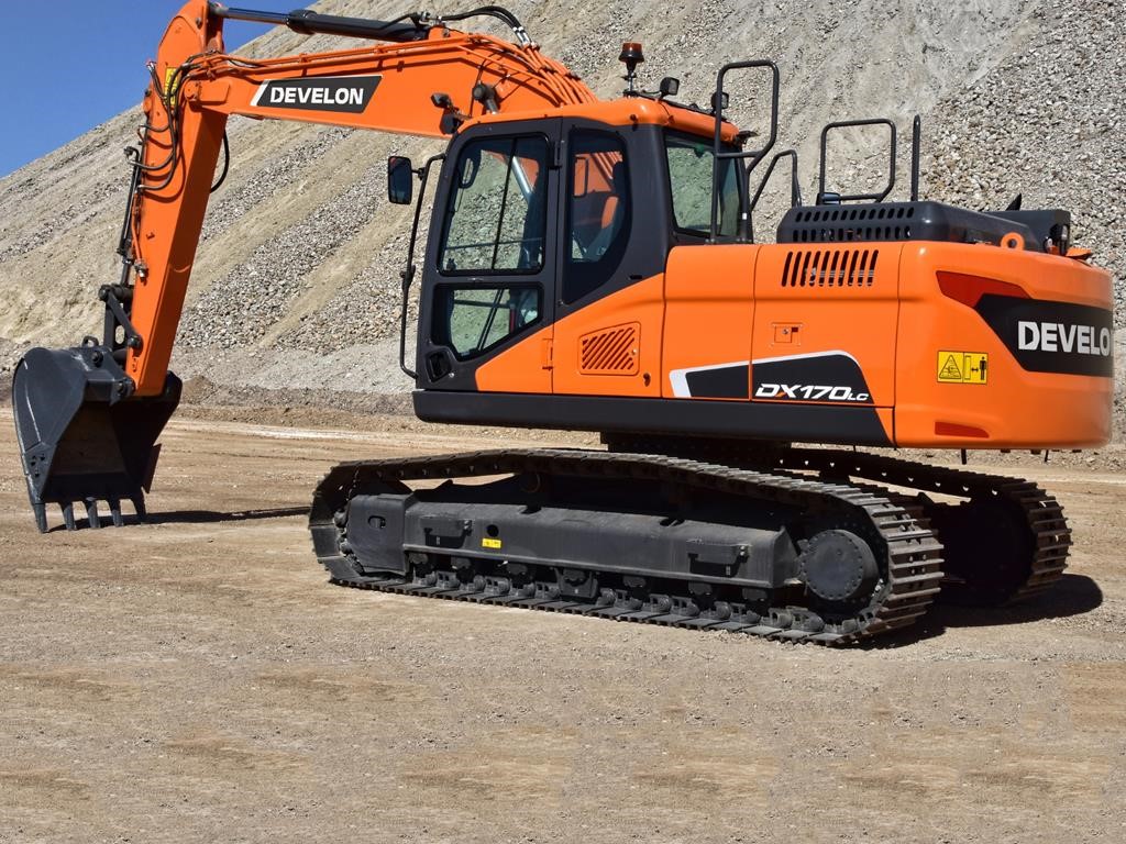 DXerです Doosan launches DX180LC-5, DX225LC-5, DX235LCR-5 excavators with